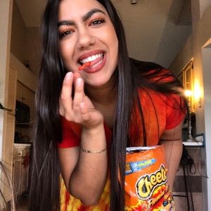 Meet your Posher, Ana